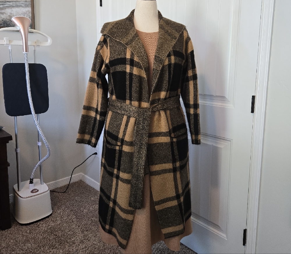 Liz CLAIBORNE SWEATER SET